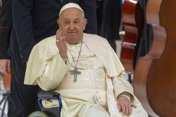 papa francesco in convalescenza pneumologo niente stress 2 mesi importanti per recupero 2