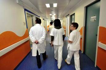 violenza su donne ordini infermieri aderiscono a campagna orange the world 2