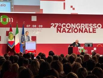 tumori aiom lo screening per cancro polmone sia incluso nei nuovi lea 2
