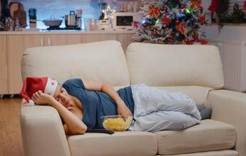 sonno dopo pranzo e normale ma non e colpa della digestione 2