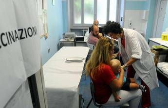 tumori nelle marche 11mila casi lanno aiom ogni paziente si sottoponga a 5 vaccinazioni 2