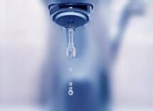 salute lesperto bere acqua fa bene anche ai denti e al sorriso 2