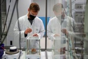 cancro polmone ok ue a lurbinectedina piu atezolizumab in prima linea 2