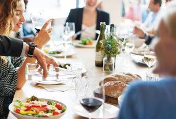dieta destate e sfida tra tacchino e pollo ecco chi vince a tavola secondo il medico nutrizionista 2