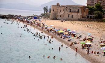 caldo nuova ondata a passo lento oggi 6 citta con bollino arancione ma domani scendono a 4 2