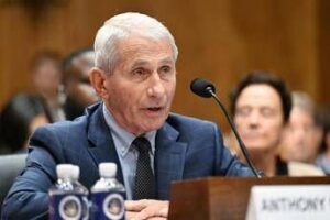 covid senato usa dichiara fauci colpevole di oltraggio al congresso 2