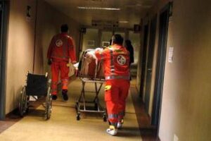da prato a catania unestate di violenze nei pronto soccorso ordini medici aumentano le denunce 2