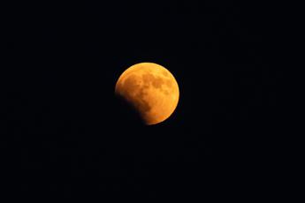 eclissi lunare del 28 agosto nessun rischio per gli occhi ecco quando e dove vederla 2