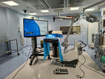 latina alla neurochirurgia dellospedale goretti arriva il microscopio digitale 3d 4k 2