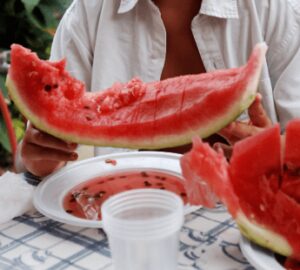 poche calorie e tanti benefici la scoperta sulla buccia di anguria non buttatela 2