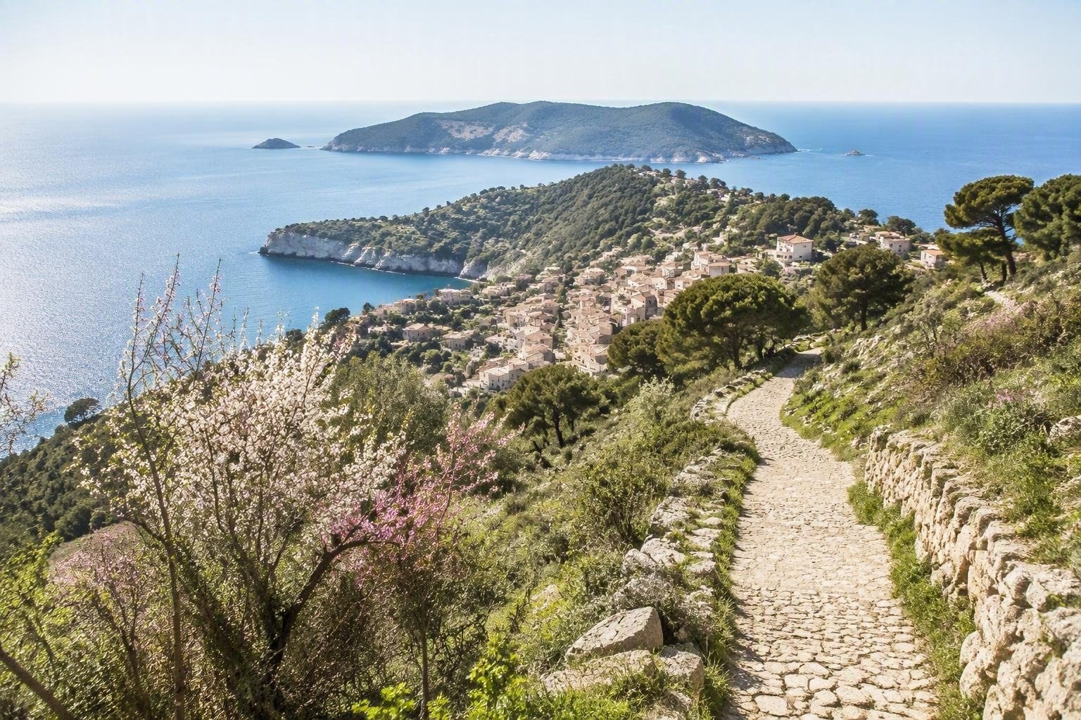 Le migliori isole italiane per una vacanza di primavera indimenticabile