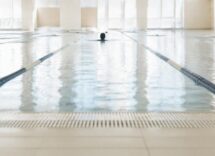 Lombalgia cronica: perché il nuoto è un alleato insostituibile
