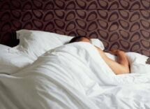sonno difficile e stanchezza appena svegli e colpa dellorologio biologico ecco 5 regole per resettarlo 2