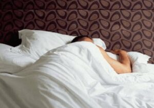 sonno difficile e stanchezza appena svegli e colpa dellorologio biologico ecco 5 regole per resettarlo 2