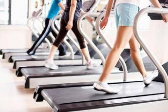 sport dopo le vacanze il cardiologo ripartire gradualmente attenzione a caldo e sintomi 2