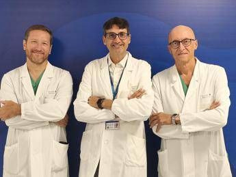 tumore spinale in gravidanza al gemelli intervento record salva mamma e figlia 2