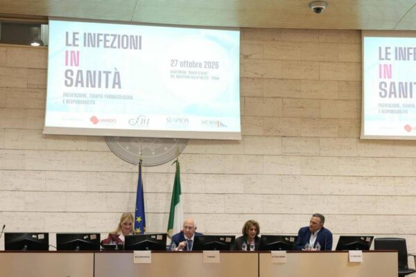 In Italia 500mila infezioni ospedaliere l’anno di cui un terzo da superbug, costi per 783 mln