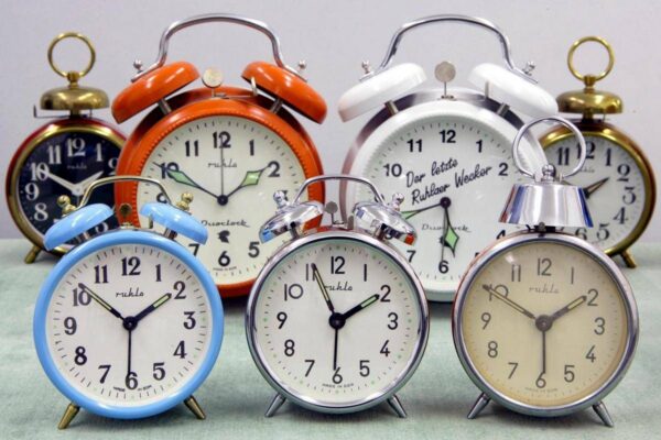 Ora solare 2026, “7 giorni per risincronizzare orologio biologico bimbi”, i consigli del pediatra