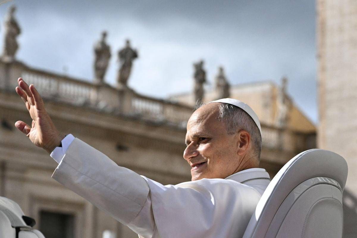 papa leone xiv in auto scoperta prima delludienza generale grazie a tutti per il sostegno 2