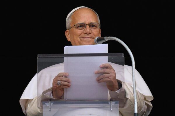 Papa Leone, l’oncopneumologa: “Ora si aprono due scenari, l’esame istologico indirizzerà per prossime tappe”