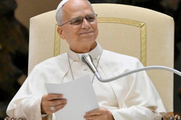 Papa, tumore diagnosticato dopo indigestione. Oncologi: “Scoperto per caso”