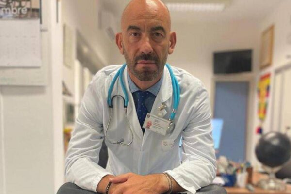 Vaccini, Bassetti: “Da Mattarella linea netta, si dimetta chi ha difeso medici no vax e legittimato fake news”