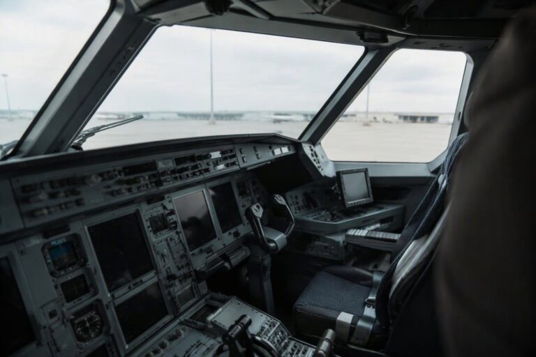 Emergenza aerea: passeggeri israeliani salvano aereo in volo verso Tel Aviv