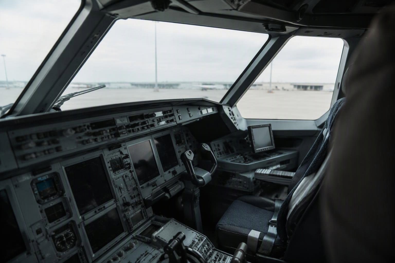 Emergenza aerea: passeggeri israeliani salvano aereo in volo verso Tel Aviv