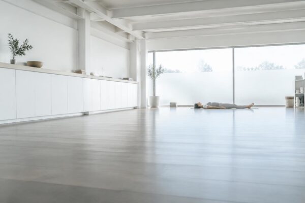 Esercizi a terra: le migliori asana supine per allungare e rilassare