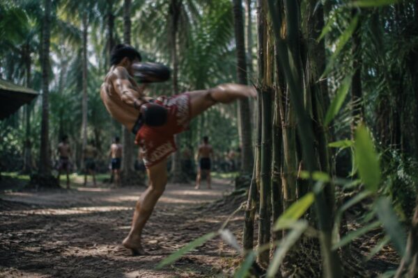 Muay Thai a Koh Phangan: allenamento illimitato, alloggio e recupero