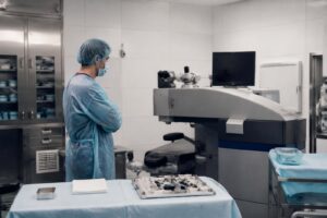 Storia della refrattiva: da microcheratomo a laser femtosecondo