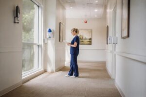 Svalutazione del lavoro: una forma silenziosa di violenza nella sanità italiana