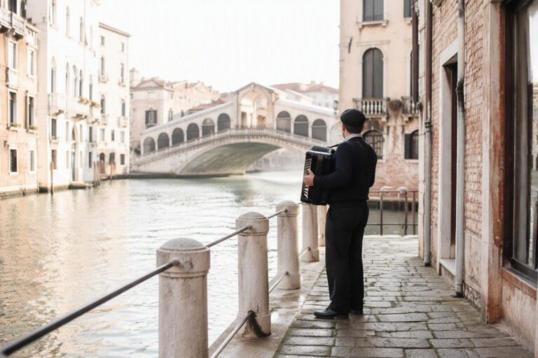 Guccini e Venezia: un legame profondo tra musica e storia