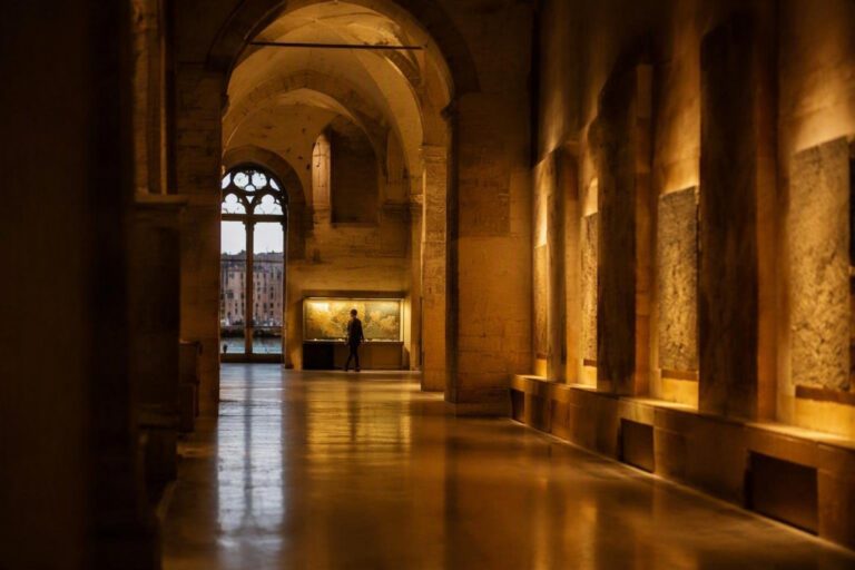 Metodi e indicatori per valutare musei e festival lagunari