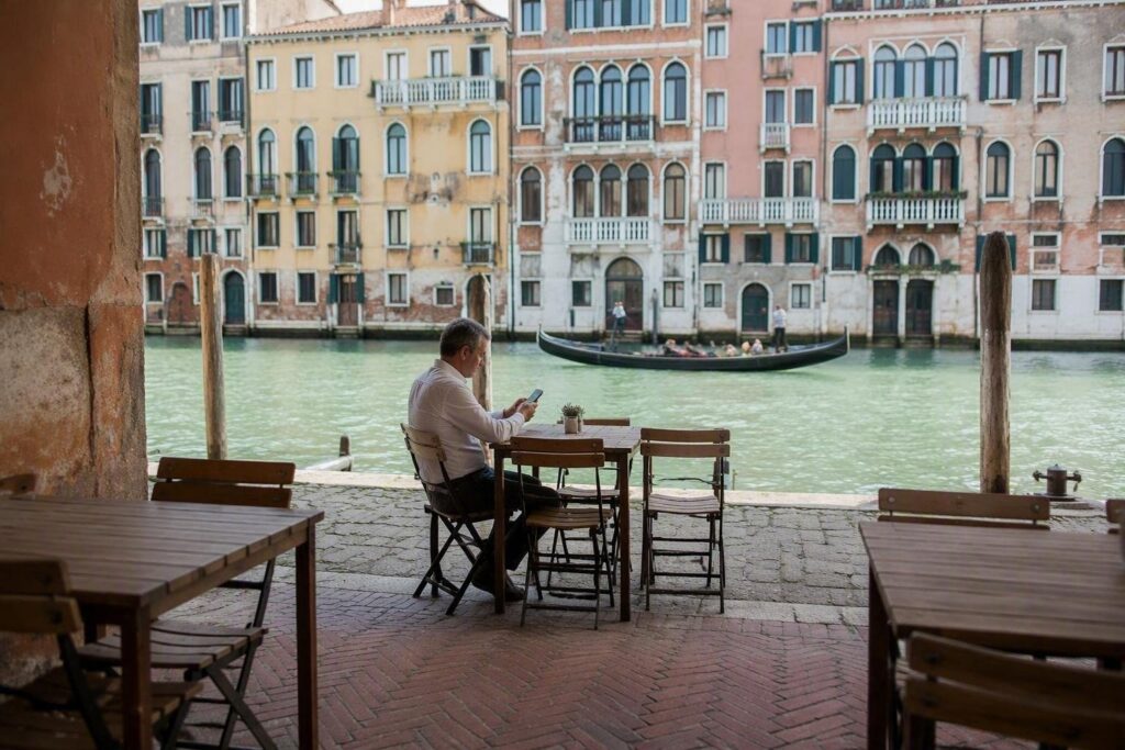 Come impostare notifiche affidabili a Venezia per trasporti, meteo e servizi