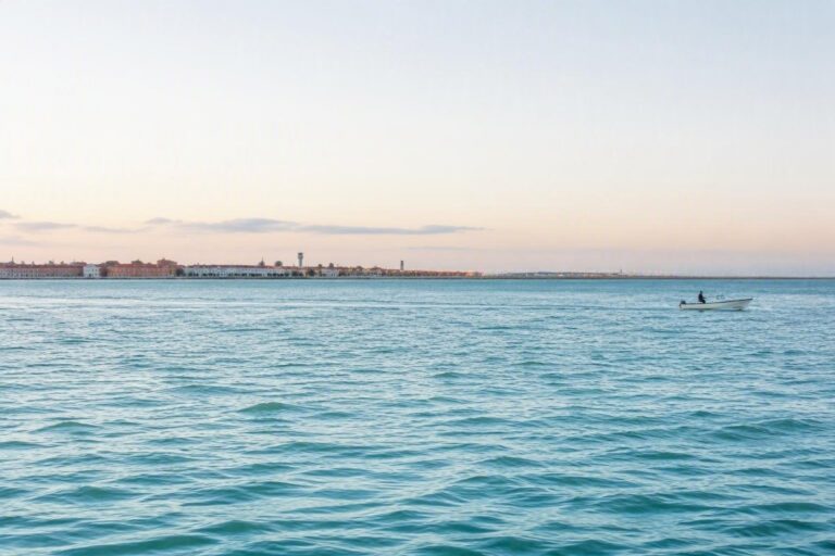 Scontro tra taxi acqueo e barca a Venezia: giovane in rianimazione, ricerche per Gabriella