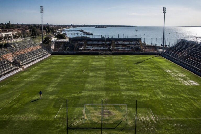 Stroppa a rischio: la partita contro la Lazio può cambiare la panchina del Venezia