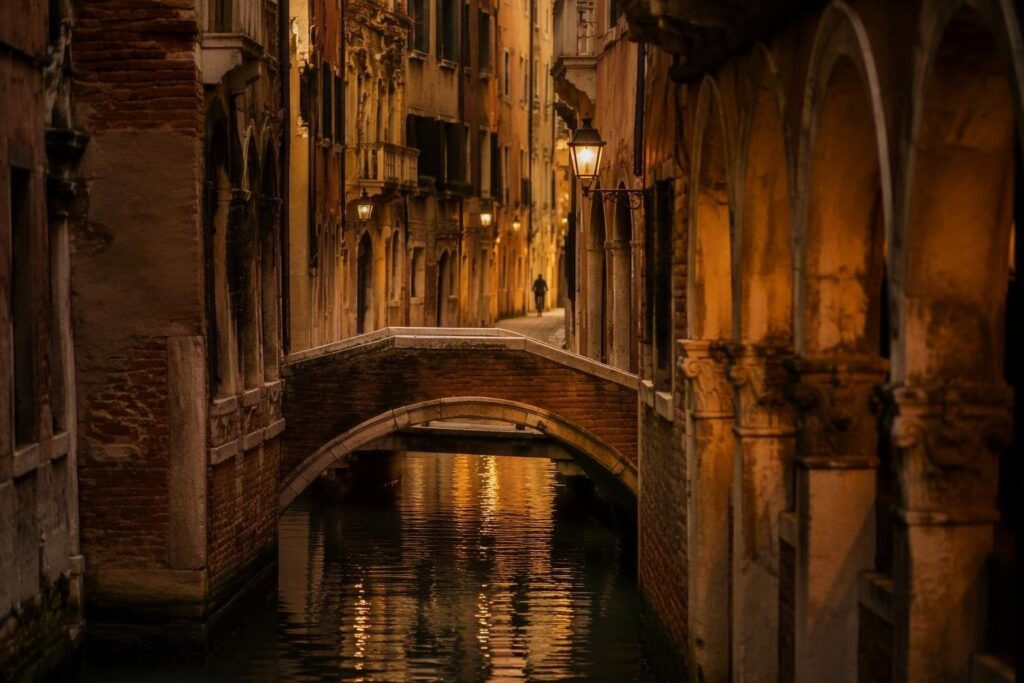 Venezia e Mestre in bici: itinerari, traghetti e regole