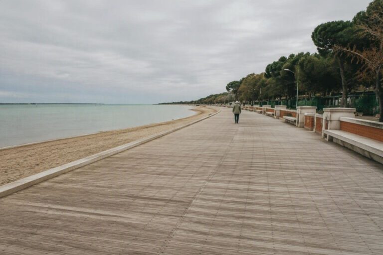 Venezia, Lido e laguna: differenze tra spiagge libere e concessioni