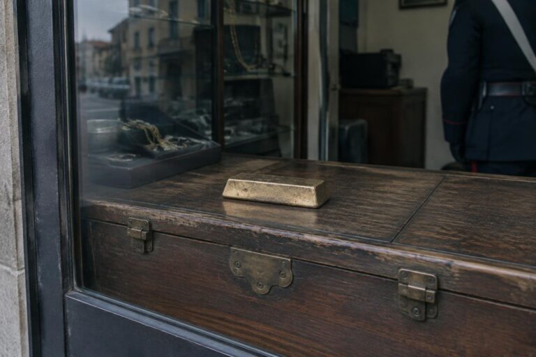 Autorità sospendono per sette giorni il compro oro di Dolo