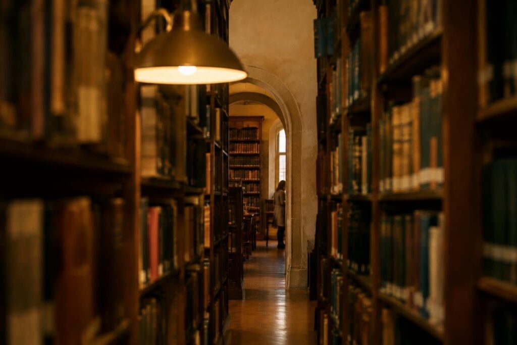 Autunno in biblioteca: laboratori, letture e notti spettrali a Brianza