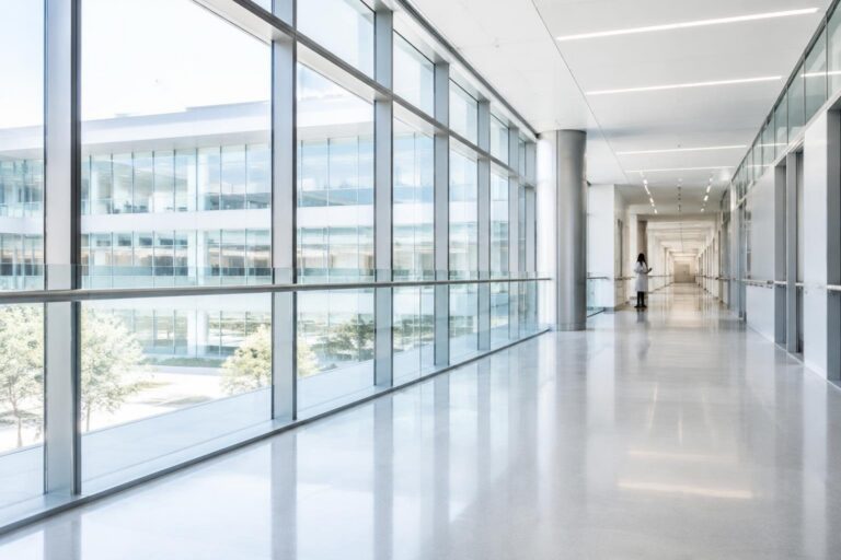 Nuovi smartwatch anti-violenza in 6 ospedali della Serenissima
