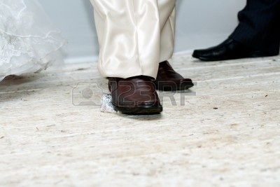 12332983 tradizione matrimonio di rompere un vetro