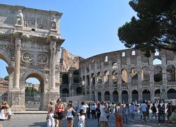 roman colosseum exterior