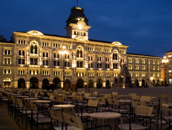 590x447xTrieste municipio.jpg.pagespeed.ic .UxXl 58pHS