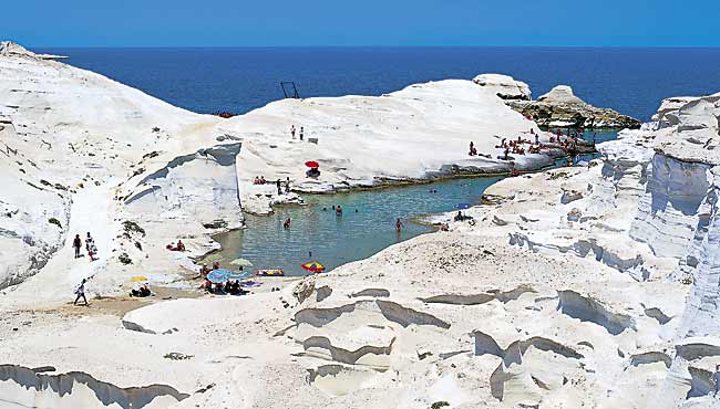 sarakiniko beach