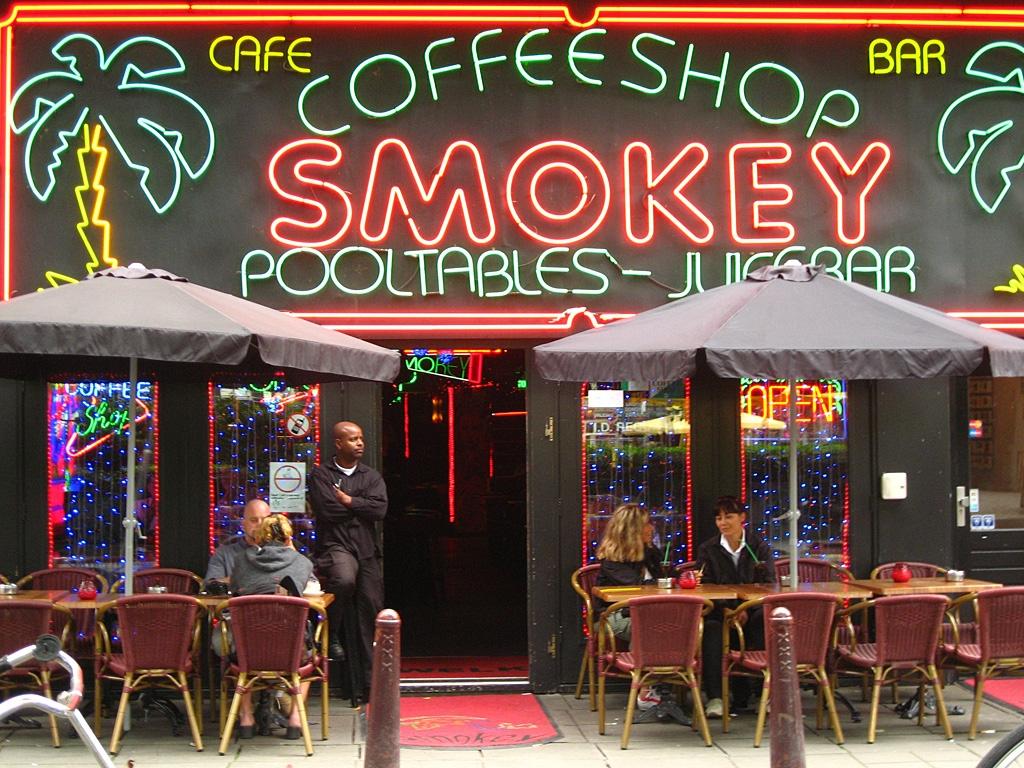 amsterdam coffee shop chiudono