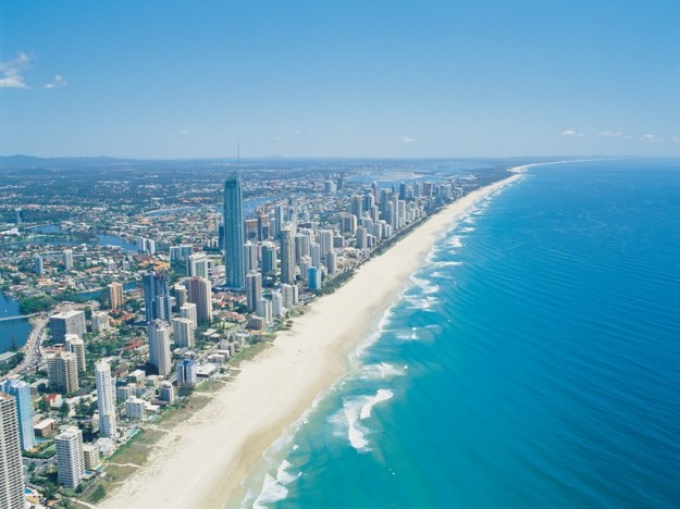 la spiaggia di surfers paradise