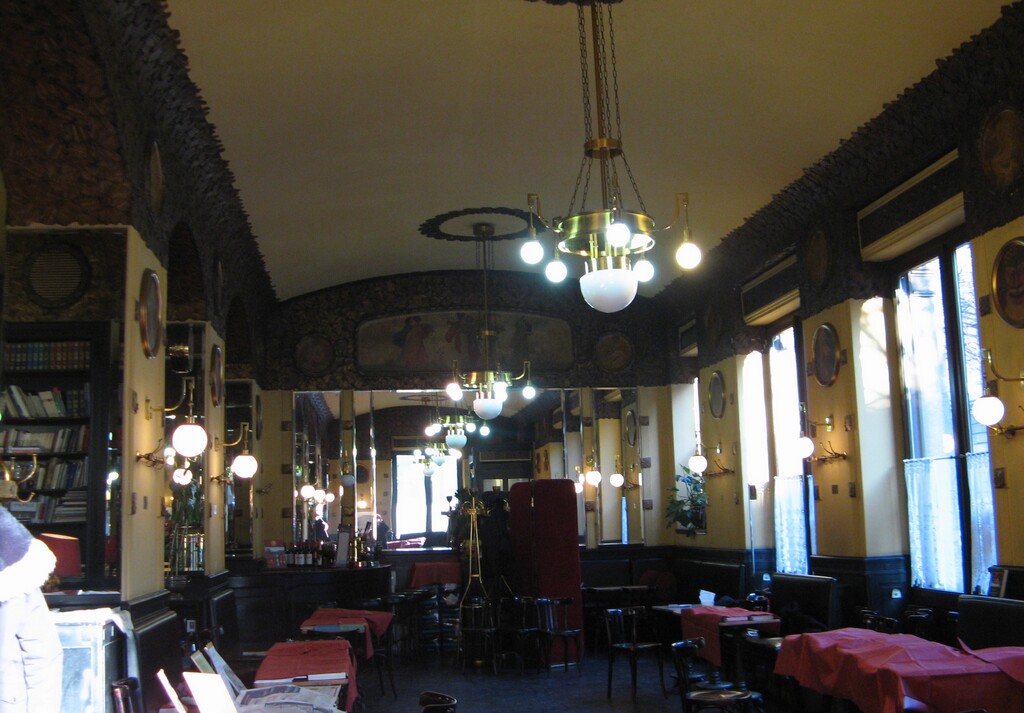 Raggiungere Caffé San Marco Trieste