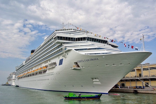 Crociera Natale nel Mediterraneo Costa Fascinosa itinerario e prezzi